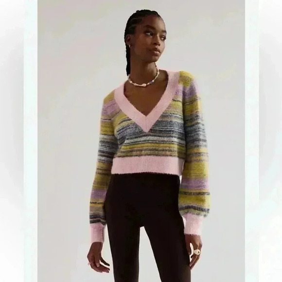 Aritzia Sunday Best Kitten V-Neck Cropped Sweater Sz XS - Picture 1 of 8